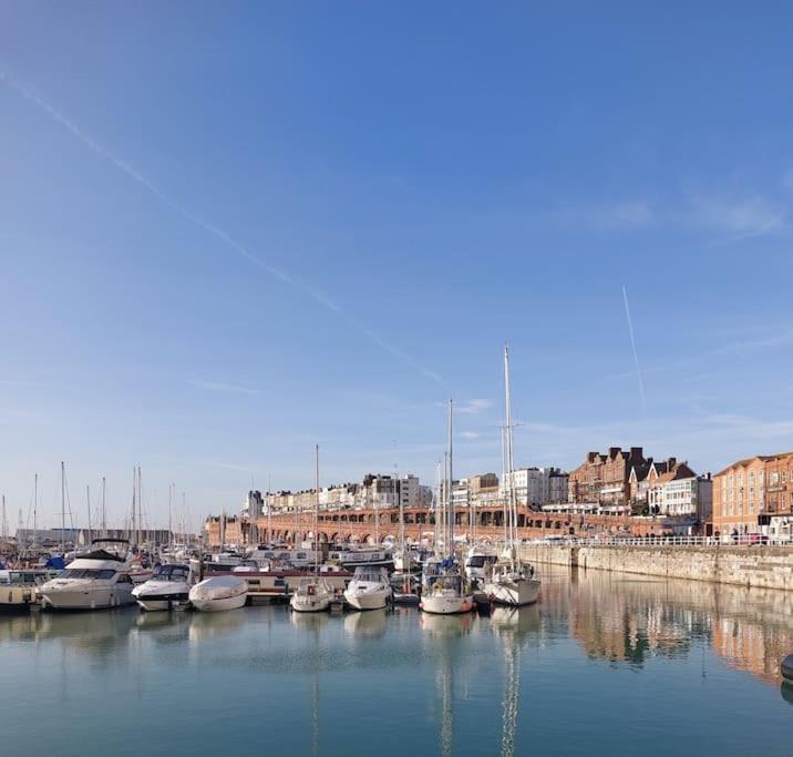 Clifftop Mews - Westcliff - - Pet Friendly! Holiday home *