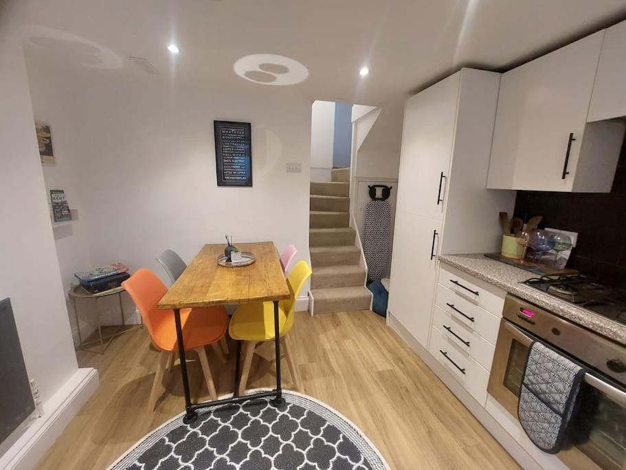 Clifftop Mews - Westcliff - - Pet Friendly! *